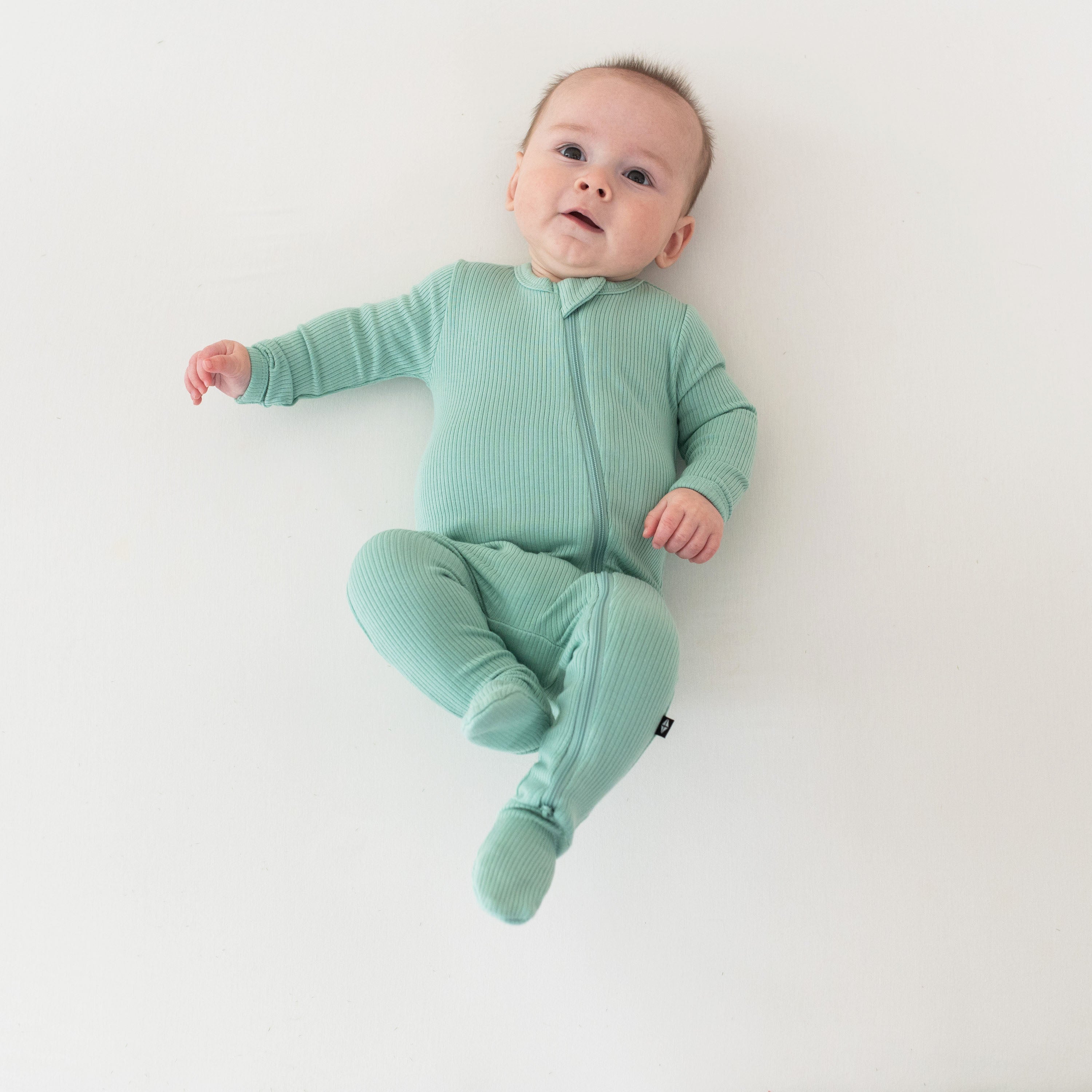 Ribbed Zippered Sleepsuit in Wasabi