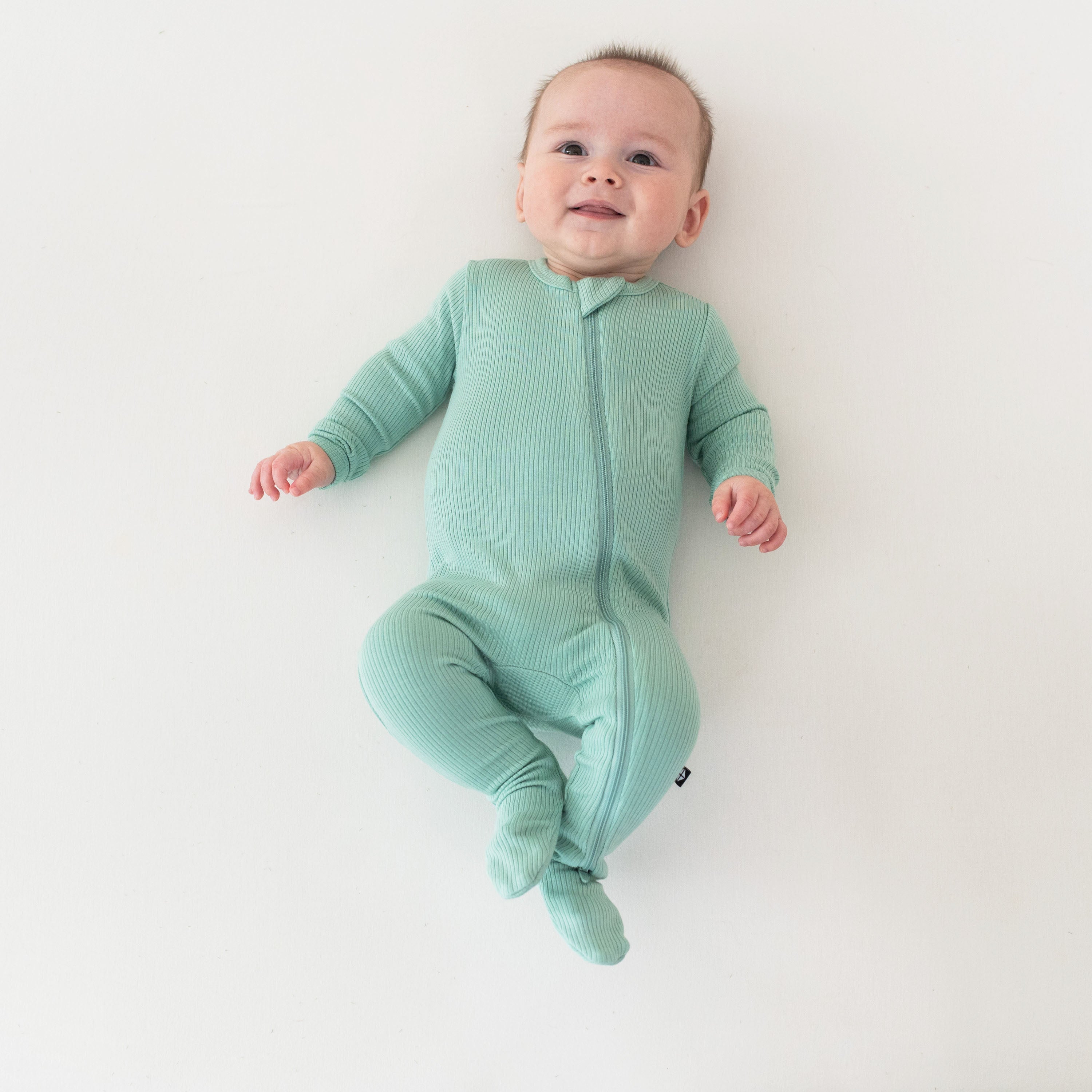 Ribbed Zippered Sleepsuit in Wasabi