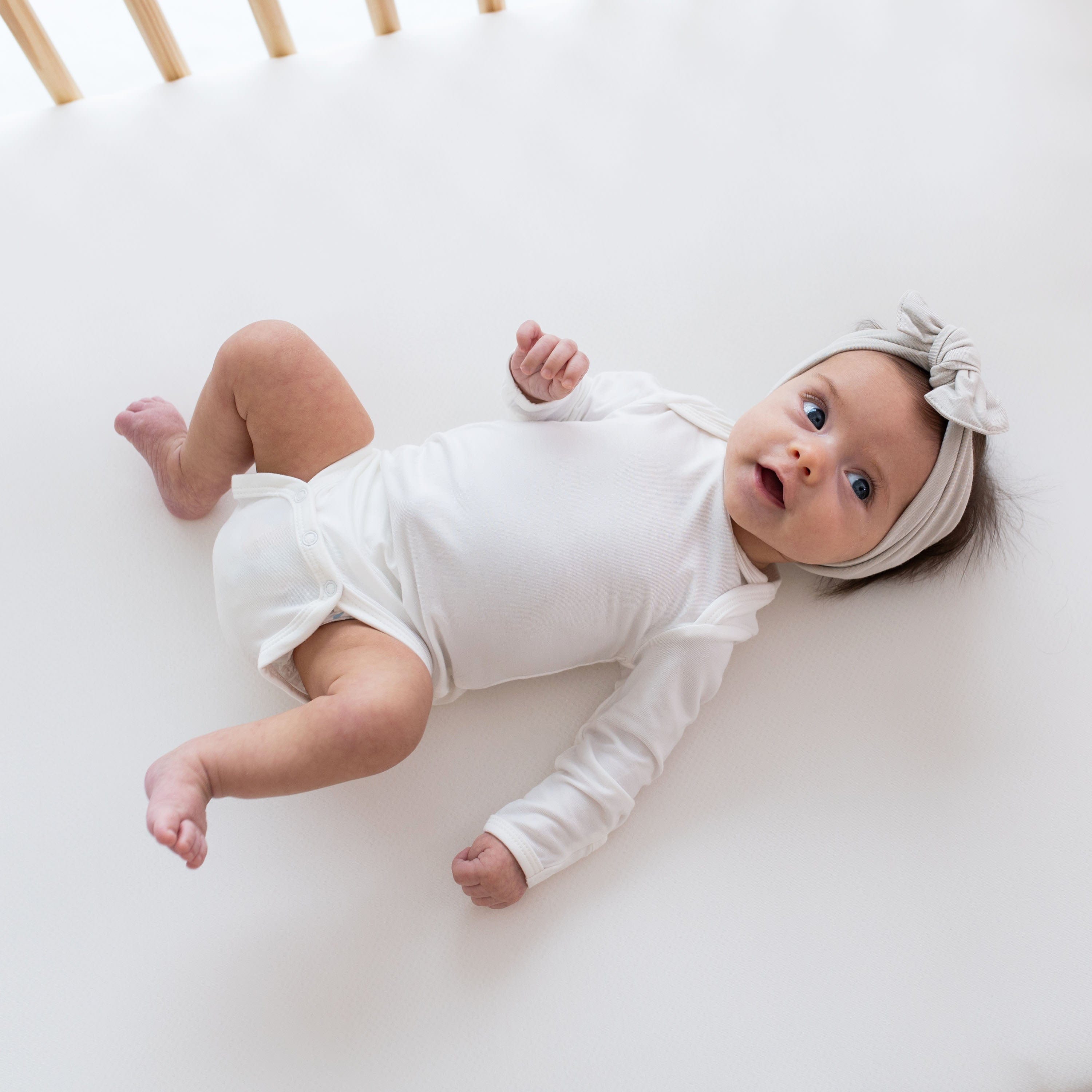 Kyte BABY Layette Long Sleeve Bodysuit in Cloud