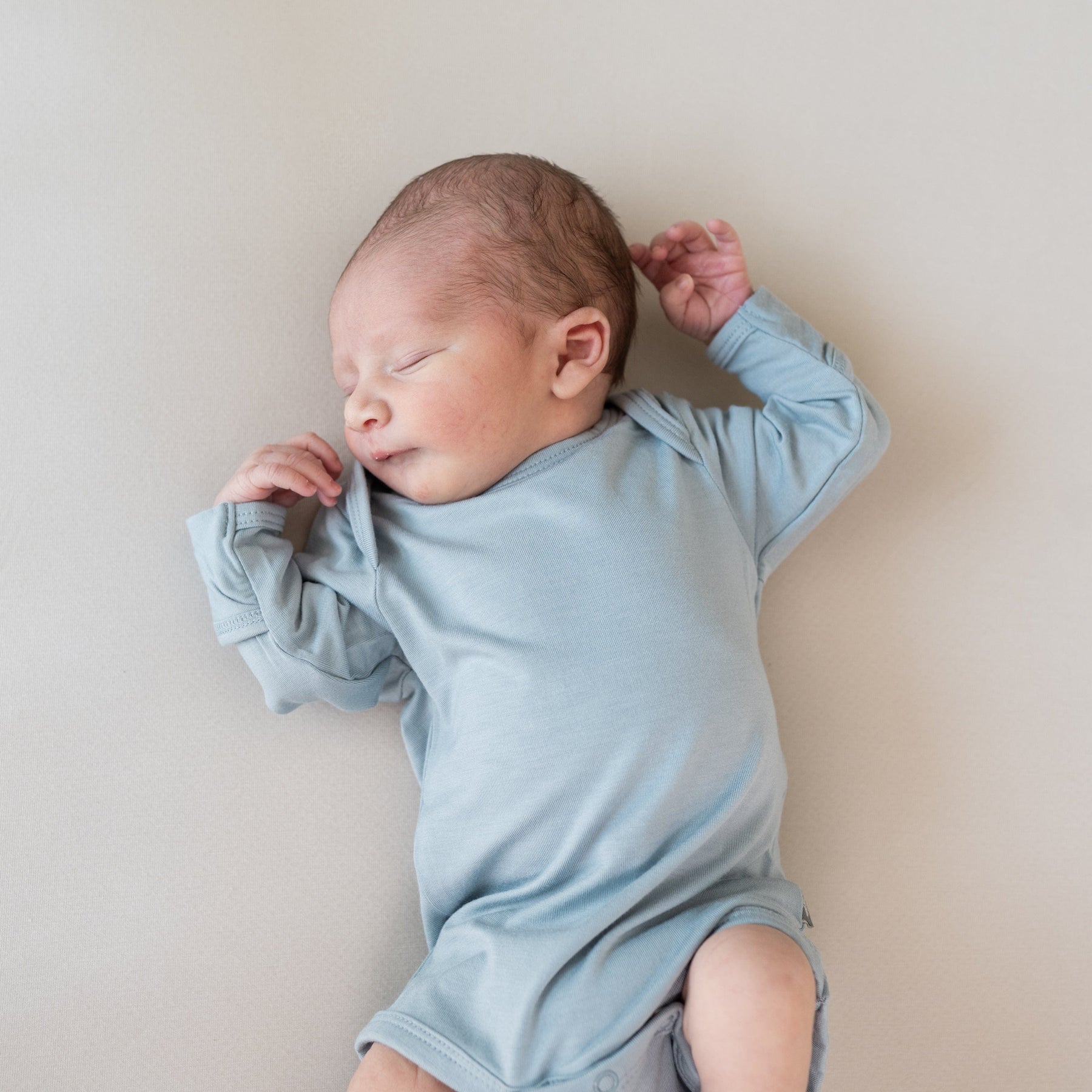 Kyte BABY Layette Long Sleeve Bodysuit in Fog