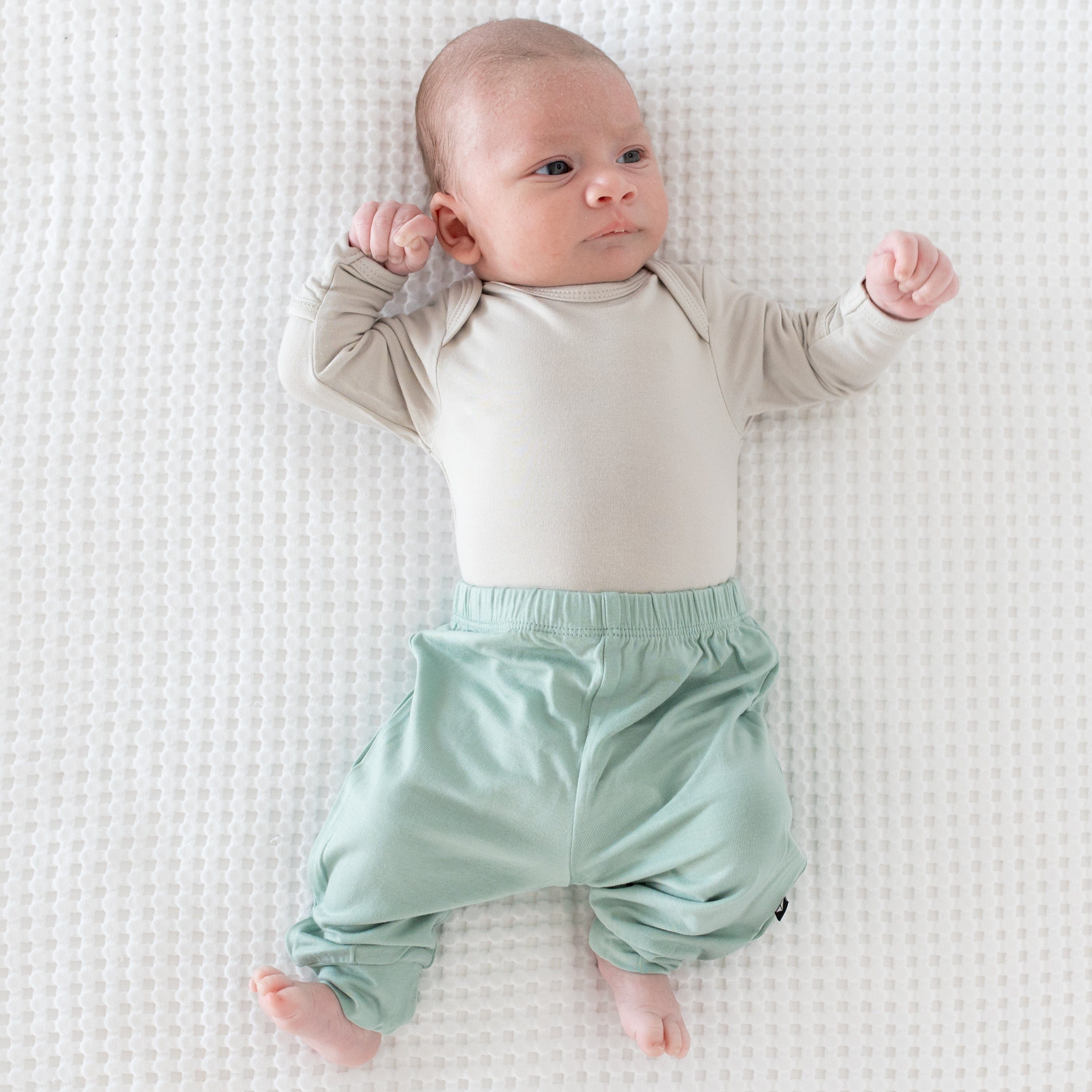 Kyte BABY Layette Long Sleeve Bodysuit in Oat