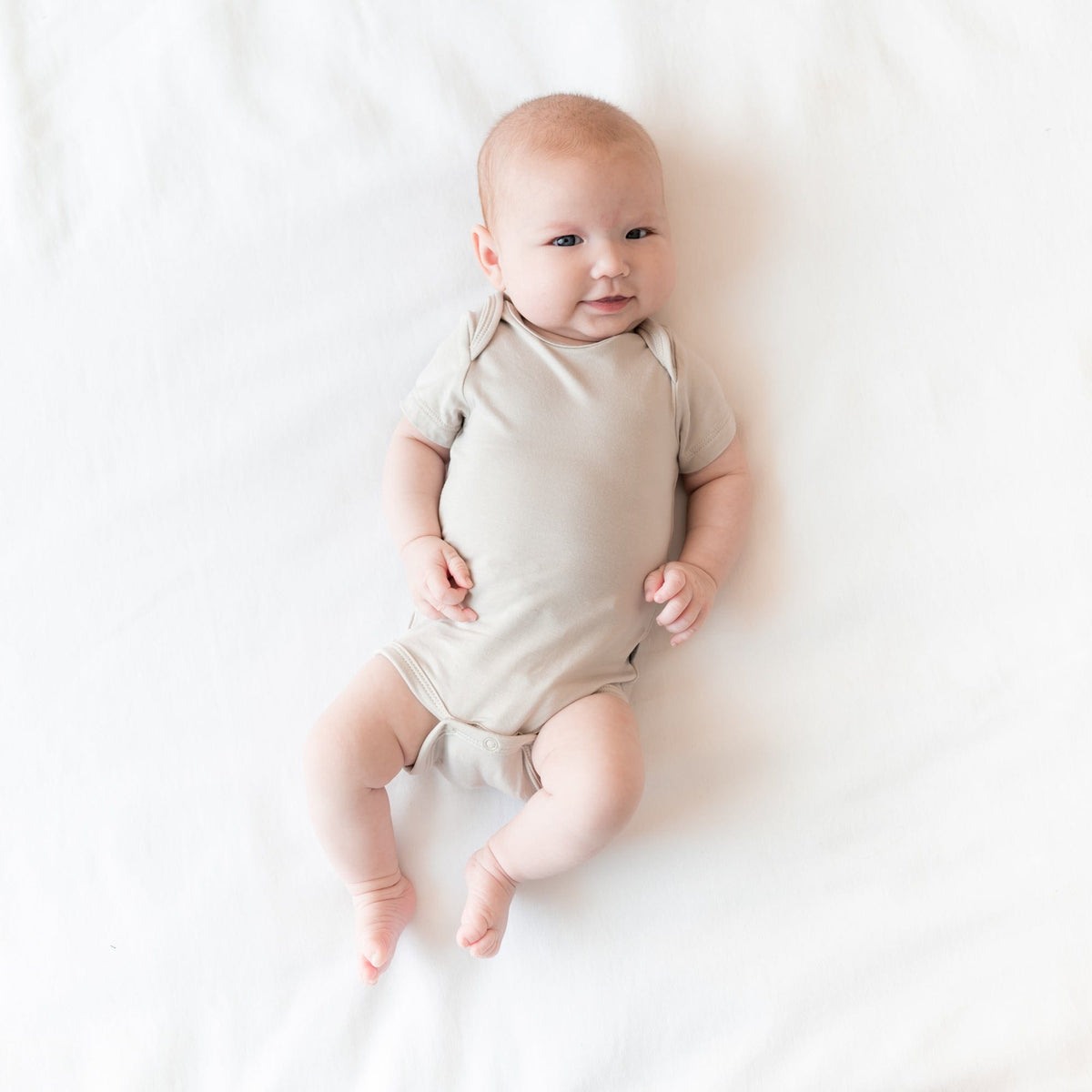 Kyte BABY Short Sleeve Bodysuits Bodysuit in Oat