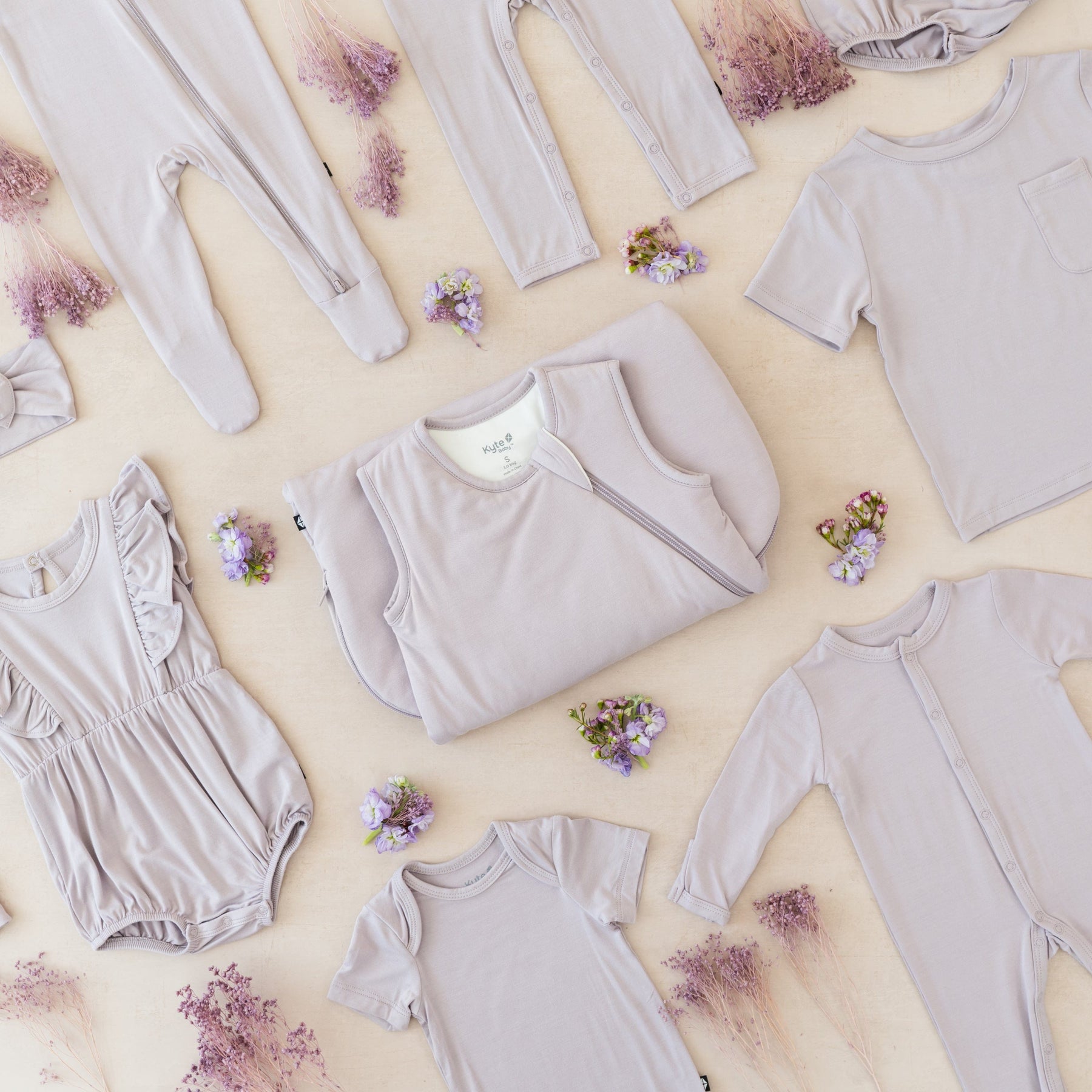 Kyte Baby Short Sleeve Bodysuits Bodysuit in Wisteria